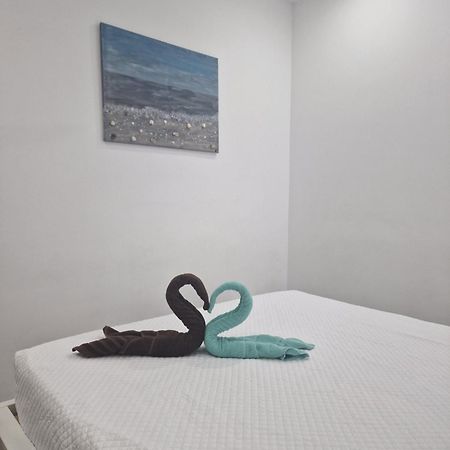 Апартаменти Barcelona,Apartamento Con Terraza Л'Успіталет-да-Любрагат Екстер'єр фото