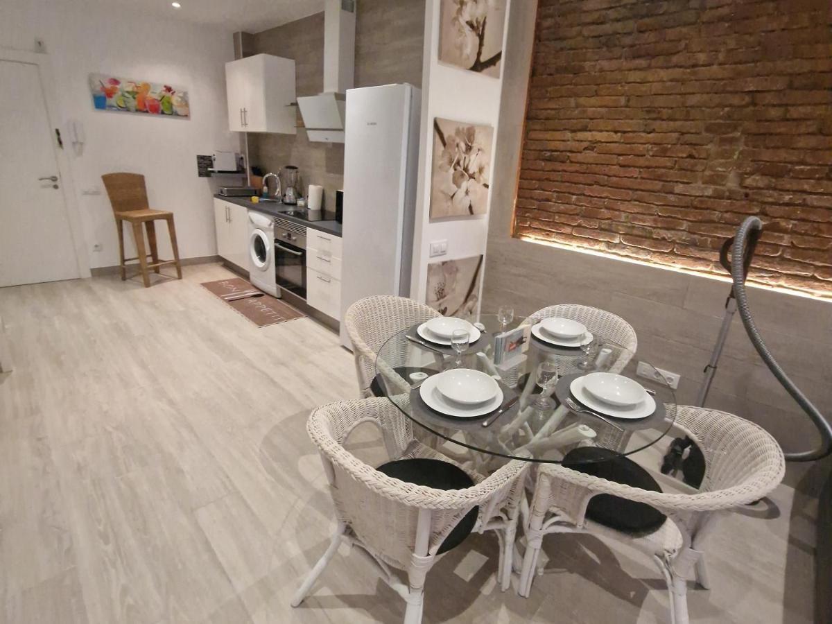 Апартаменти Barcelona,Apartamento Con Terraza Л'Успіталет-да-Любрагат Екстер'єр фото